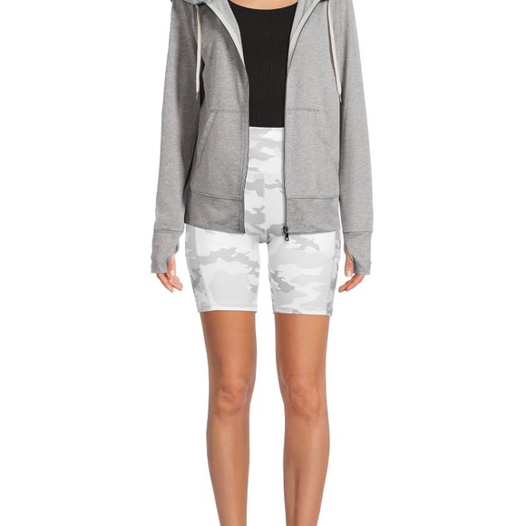 ATHLETIC WORKS Biker Shorts Size Medium 8-10 Womens Camouflage Pull On Grays New - Picture 3 of 10